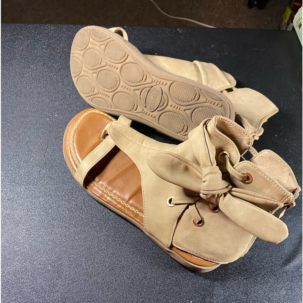 Leather sandals, size 8